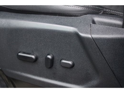 Ford Transit Custom 320 2.0 TDCI L2H1 185pk Sport Automaat | Trekhaak | Bi-xenon | BLIS | 2x schuifdeur | Adaptieve c... ActivLease financial lease