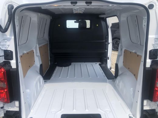 Peugeot e-Expert EV L2 75 kWh ActivLease financial lease