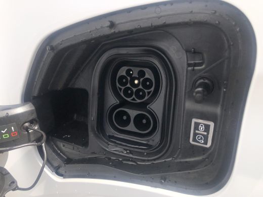 Peugeot e-Expert EV L2 75 kWh ActivLease financial lease