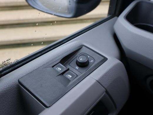 Volkswagen Crafter 30 2.0 TDI L3H3 + APPLE CARPLAY / ANDROID AUTO / PDC / CRUISE / DEEP OCEAN ActivLease financial lease