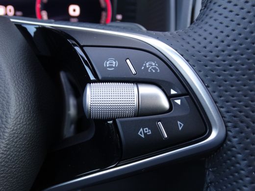 Skoda Karoq ŠKODA Sportline Business | Achteruitrijcamera | Adaptive Cruise Control (t/m 210km per uur) | Air... ActivLease financial lease