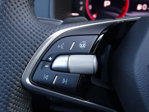 Skoda Karoq ŠKODA Sportline Business | Achteruitrijcamera | Adaptive Cruise Control (t/m 210km per uur) | Air... ActivLease financial lease