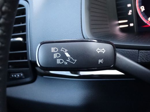 Skoda Karoq ŠKODA Sportline Business | Achteruitrijcamera | Adaptive Cruise Control (t/m 210km per uur) | Air... ActivLease financial lease