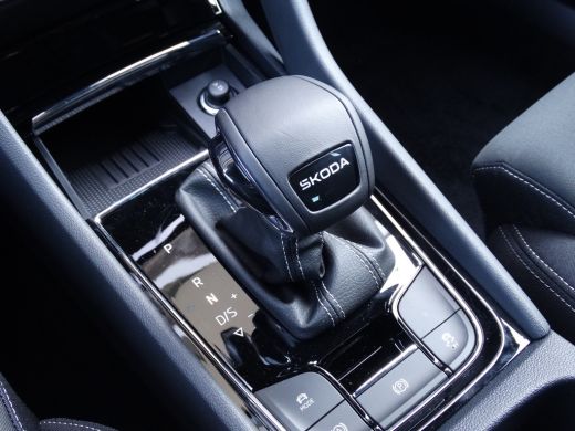 Skoda Karoq ŠKODA Sportline Business | Achteruitrijcamera | Adaptive Cruise Control (t/m 210km per uur) | Air... ActivLease financial lease