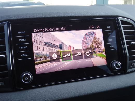 Skoda Karoq ŠKODA Sportline Business | Achteruitrijcamera | Adaptive Cruise Control (t/m 210km per uur) | Air... ActivLease financial lease