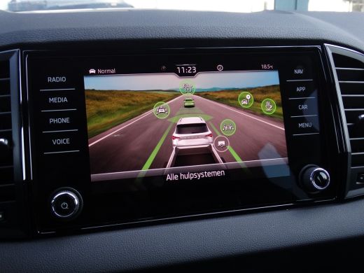 Skoda Karoq ŠKODA Sportline Business | Achteruitrijcamera | Adaptive Cruise Control (t/m 210km per uur) | Air... ActivLease financial lease