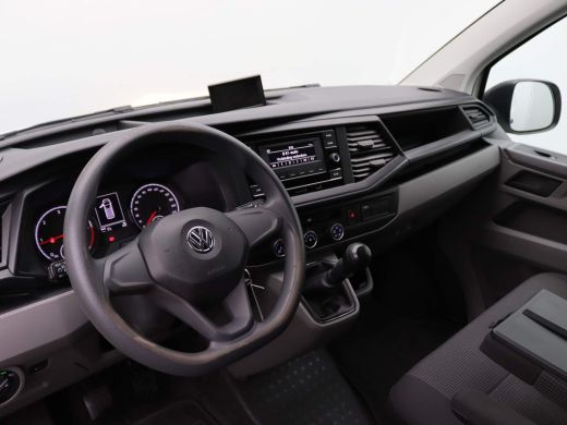 Volkswagen Transporter 2.0 TDI L2H1 28 Comfortline 150PK handgeschakeld Trekhaak, trekgewicht 2500KG, achteruitrijcamera... ActivLease financial lease