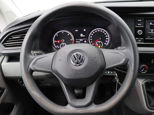 Volkswagen Transporter 2.0 TDI L2H1 28 Comfortline 150PK handgeschakeld Trekhaak, trekgewicht 2500KG, achteruitrijcamera... ActivLease financial lease