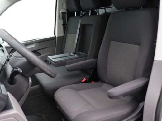 Volkswagen Transporter 2.0 TDI L2H1 28 Comfortline 150PK handgeschakeld Trekhaak, trekgewicht 2500KG, achteruitrijcamera... ActivLease financial lease