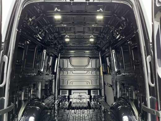 Volkswagen Crafter 35 2.0 TDI L3H3 140Pk Automaat | Trekhaak | Achteruitrij Camera | MJ 2025 | BPM Vrij | ActivLease financial lease
