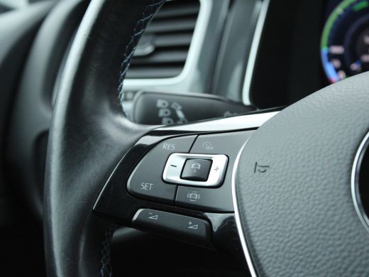 Volkswagen e-Golf e-Golf NL AUTO | VIRTUAL COCKPIT | LEDER | CAMERA | STOELVERW | ActivLease financial lease