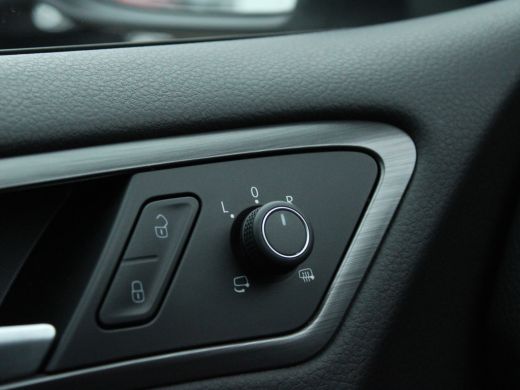 Volkswagen e-Golf e-Golf NL AUTO | VIRTUAL COCKPIT | LEDER | CAMERA | STOELVERW | ActivLease financial lease