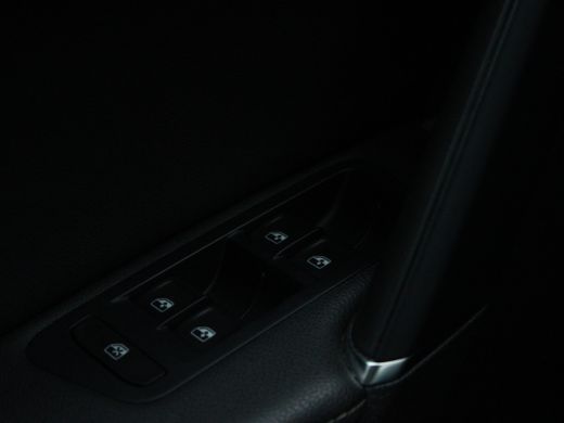 Volkswagen e-Golf e-Golf NL AUTO | VIRTUAL COCKPIT | LEDER | CAMERA | STOELVERW | ActivLease financial lease