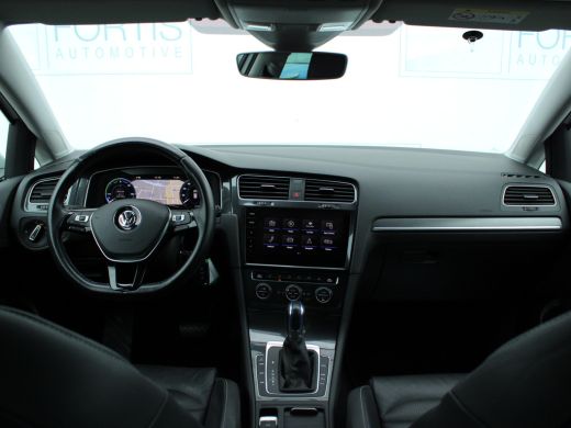 Volkswagen e-Golf e-Golf NL AUTO | VIRTUAL COCKPIT | LEDER | CAMERA | STOELVERW | ActivLease financial lease