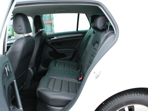 Volkswagen e-Golf e-Golf NL AUTO | VIRTUAL COCKPIT | LEDER | CAMERA | STOELVERW | ActivLease financial lease