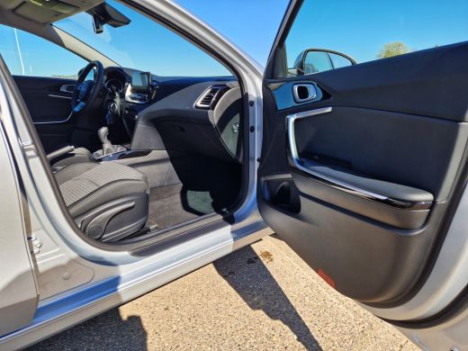 Kia Ceed 1.0 T-GDi !! 6000 km !! - 120 Pk - Euro 6 - ParkeerCamera - AppleCarplay AndroidAuto ActivLease financial lease
