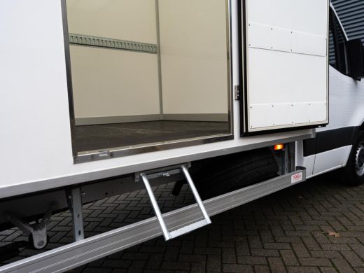 Mercedes Sprinter Bakwagen 317 1.9 CDI 170PK Automaat Elektrische laadklep, MBUX, bijrijdersbank, cruise control, Led ActivLease financial lease