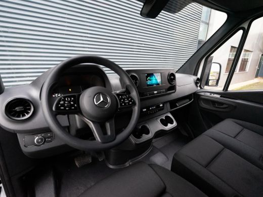 Mercedes Sprinter Bakwagen 317 1.9 CDI 170PK Automaat Elektrische laadklep, MBUX, bijrijdersbank, cruise control, Led ActivLease financial lease