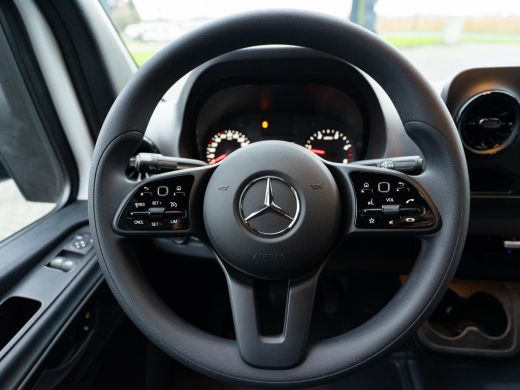 Mercedes Sprinter Bakwagen 317 1.9 CDI 170PK Automaat Elektrische laadklep, MBUX, bijrijdersbank, cruise control, Led ActivLease financial lease