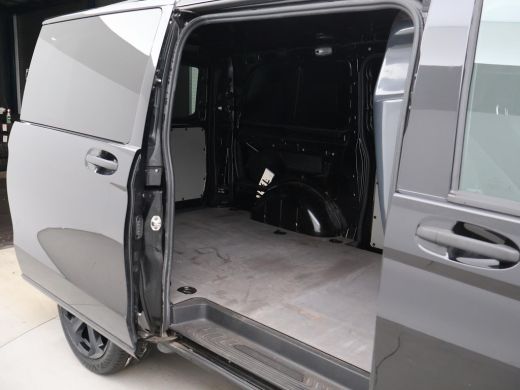 Mercedes Vito 119 CDI AUT. 190 PK LANG + 2 SCHUIFDEUREN / LED / TREKHAAK 2500 KG / 18 INCH LMV / CAMERA ActivLease financial lease
