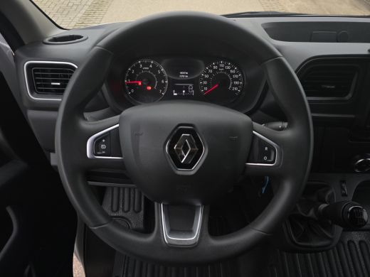 Renault Master T33 2.3 dCi 135 L2 H2 - 135 Pk - Euro 6 - Airco - Cruise Control ActivLease financial lease