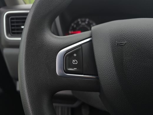 Renault Master T33 2.3 dCi 135 L2 H2 - 135 Pk - Euro 6 - Airco - Cruise Control ActivLease financial lease