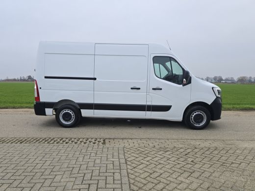 Renault Master T33 2.3 dCi 135 L2 H2 - 135 Pk - Euro 6 - Airco - Cruise Control ActivLease financial lease