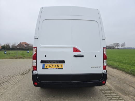 Renault Master T33 2.3 dCi 135 L2 H2 - 135 Pk - Euro 6 - Airco - Cruise Control ActivLease financial lease
