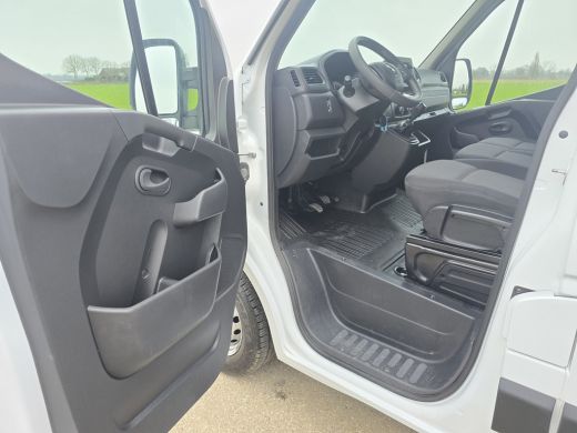 Renault Master T33 2.3 dCi 135 L2 H2 - 135 Pk - Euro 6 - Airco - Cruise Control ActivLease financial lease
