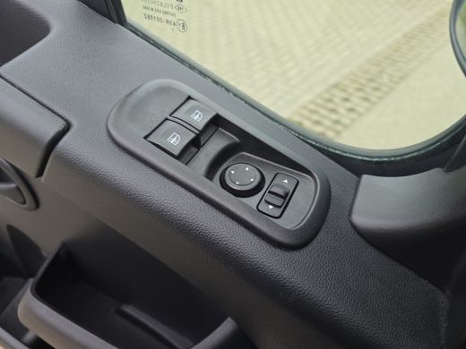 Renault Master T33 2.3 dCi 135 L2 H2 - 135 Pk - Euro 6 - Airco - Cruise Control ActivLease financial lease