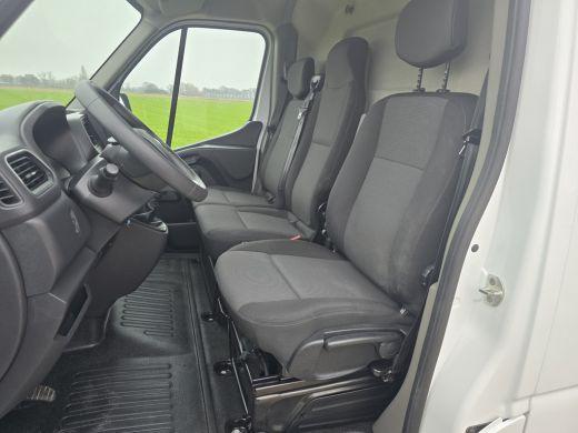 Renault Master T33 2.3 dCi 135 L2 H2 - 135 Pk - Euro 6 - Airco - Cruise Control ActivLease financial lease