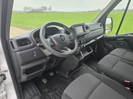 Renault Master T33 2.3 dCi 135 L2 H2 - 135 Pk - Euro 6 - Airco - Cruise Control ActivLease financial lease