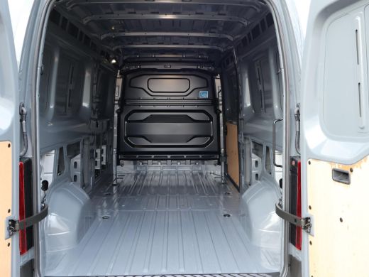 Renault Master T35 2.0 DCI 170 PK L3H2 GRIS URBAIN Renault Master T35 2.0 DCI 170 PK L3H2 GRIS URBAN + 18 INCH /... ActivLease financial lease