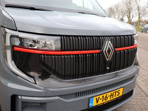 Renault Master T35 2.0 DCI 170 PK L3H2 GRIS URBAIN Renault Master T35 2.0 DCI 170 PK L3H2 GRIS URBAN + 18 INCH /... ActivLease financial lease