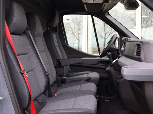 Renault Master T35 2.0 DCI 170 PK L3H2 GRIS URBAIN Renault Master T35 2.0 DCI 170 PK L3H2 GRIS URBAN + 18 INCH /... ActivLease financial lease