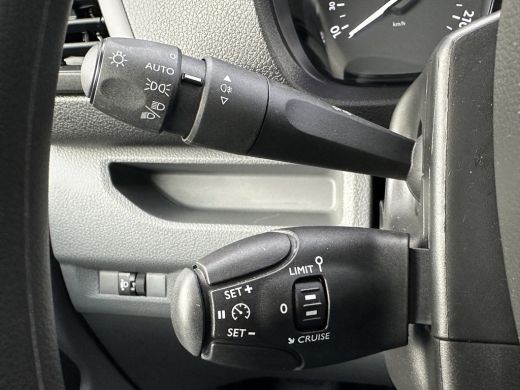 Toyota ProAce Worker 2.0 D-4D 145 PK / 1e EIGENAAR / 34.774 KM / INRICHTING / CRUISE / AIRCO / APPLE CARPLAY / ANDROID... ActivLease financial lease