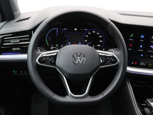 Volkswagen Touareg 3.0 TSi eHybrid 4MOTION Elegance 382PK DSG Luchtvering, Servosluiting, Pano-Schuifdak, 360gr Came... ActivLease financial lease