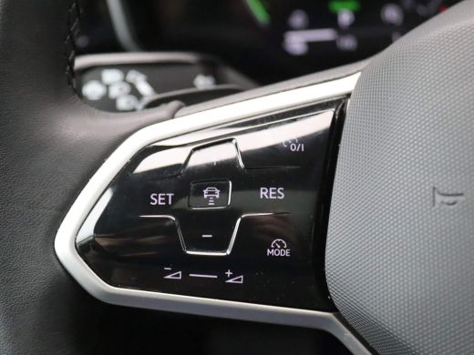 Volkswagen Touareg 3.0 TSi eHybrid 4MOTION Elegance 382PK DSG Luchtvering, Servosluiting, Pano-Schuifdak, 360gr Came... ActivLease financial lease