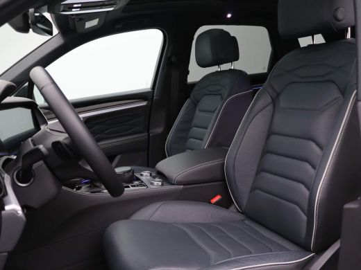 Volkswagen Touareg 3.0 TSi eHybrid 4MOTION Elegance 382PK DSG Luchtvering, Servosluiting, Pano-Schuifdak, 360gr Came... ActivLease financial lease