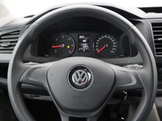 Volkswagen Transporter Kombi 2.0 TDI 150 PK L2H1 9-PERSOONS INCL. BTW EN BPM - EURO 6 ActivLease financial lease