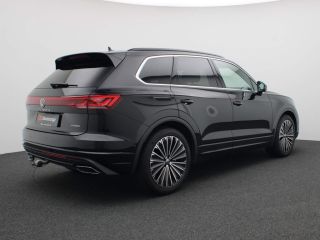 Volkswagen Touareg 3.0 TSi eHybrid 4MOTION Elegance 382PK DSG Luchtvering, Servosluiting, Pano-Schuifdak, 360gr Came...