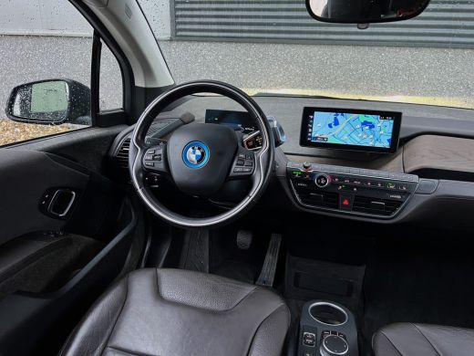 BMW i3 S 184pk 120Ah 42 kWh*RoadStyle Edition*/Leder/w-pomp/3-fase ActivLease financial lease