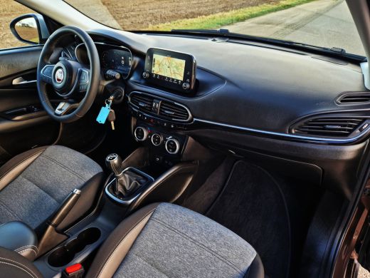 Fiat Tipo Cross 1.0 Life - 100 Pk - Euro 6 - Navi - ParkeerCamera - Cruise Control ActivLease financial lease