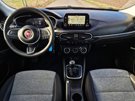 Fiat Tipo Cross 1.0 Life - 100 Pk - Euro 6 - Navi - ParkeerCamera - Cruise Control ActivLease financial lease