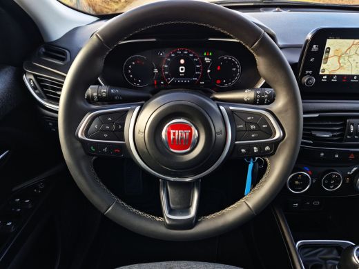 Fiat Tipo Cross 1.0 Life - 100 Pk - Euro 6 - Navi - ParkeerCamera - Cruise Control ActivLease financial lease