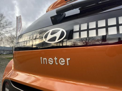 Hyundai Inster Pulse 49 kWh | Nu in de showroom in Helmond! | 370km WLTP | 17" wielen | ActivLease financial lease
