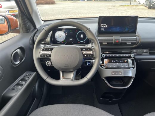 Hyundai Inster Pulse 49 kWh | Nu in de showroom in Helmond! | 370km WLTP | 17" wielen | ActivLease financial lease