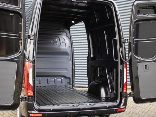 Mercedes Sprinter 319 1.9 CDI L2H2 Pro 190 PK Automaat 3.500 kg trekgewicht, Distronic, LED koplampen, lichtmetalen... ActivLease financial lease