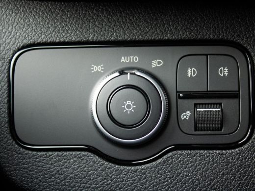 Mercedes Sprinter 319 1.9 CDI L2H2 Pro 190 PK Automaat 3.500 kg trekgewicht, Distronic, LED koplampen, lichtmetalen... ActivLease financial lease