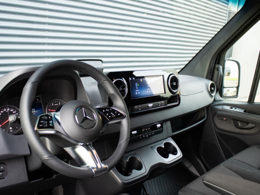 Mercedes Sprinter 319 1.9 CDI L2H2 Pro 190 PK Automaat 3.500 kg trekgewicht, Distronic, LED koplampen, lichtmetalen... ActivLease financial lease